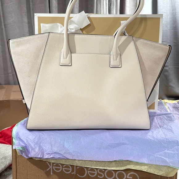 Michael Kors Cream Large Tote Bag - Picture 2 of 8